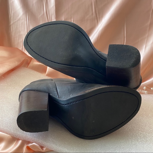 UO Gray Heeled Boots 6.5 - Picture 4 of 9